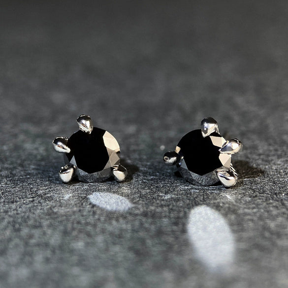 Wholesale Earrings 925 Pure Silver Moissanite Dragon Claw Hiphop Animals Zodiac Style