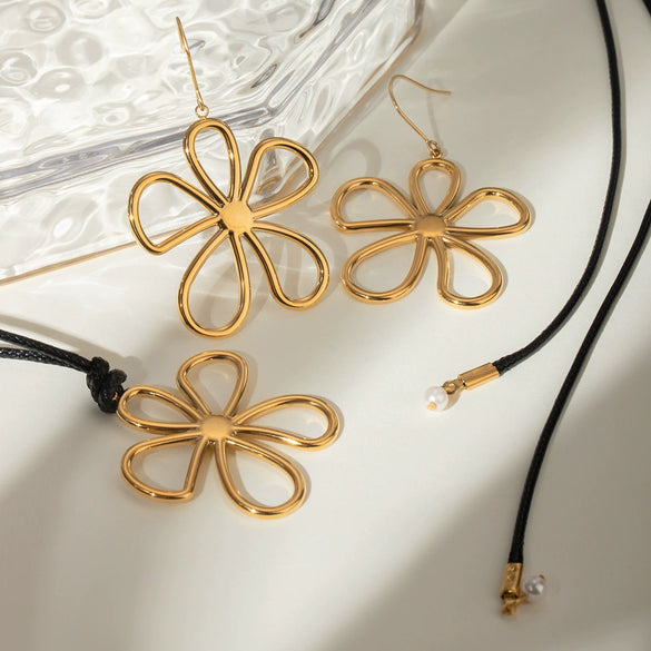 Wholesale Earrings Stainless Steel Geometric Flower Electroplated French Retro Classic Style
