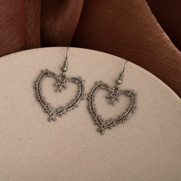Wholesale Earrings Zinc Alloy Geometric Artistic Retro Heart Design Electroplating For Women