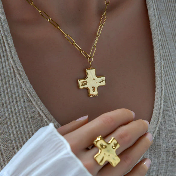 Wholesale Electroplated Geometric Stainless Steel Titanium Steel Hammered Cross Pendant Necklace Ring Set For Women