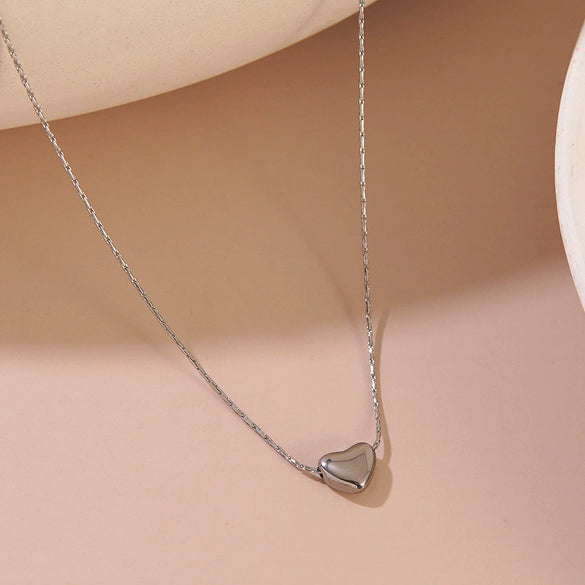 Wholesale Electroplated Light Luxury Heartshaped Stainless Steel Clavicle Necklace For Women