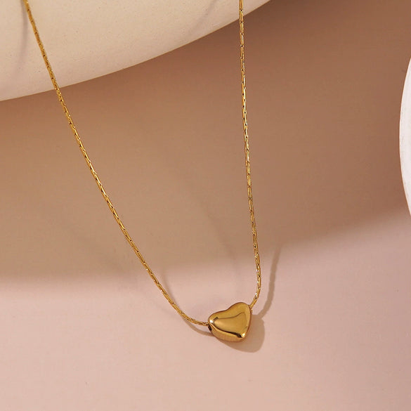 Wholesale Electroplated Light Luxury Heartshaped Stainless Steel Clavicle Necklace For Women
