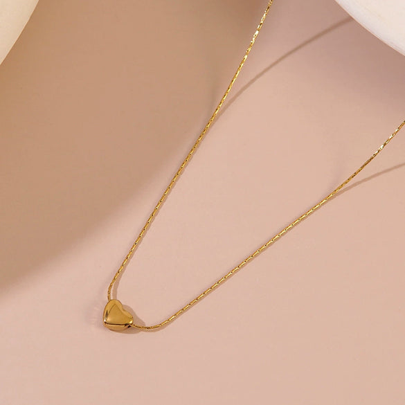 Wholesale Electroplated Light Luxury Heartshaped Stainless Steel Clavicle Necklace For Women