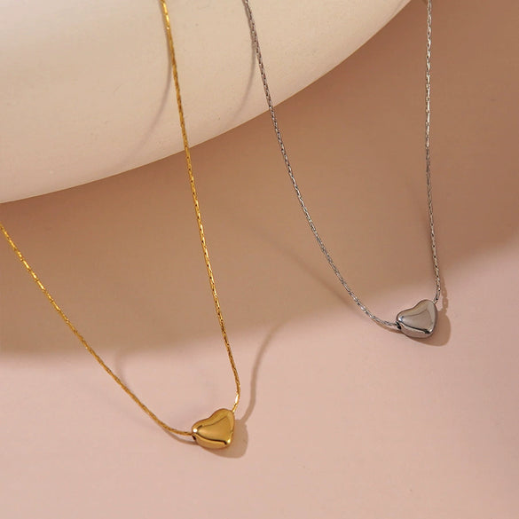 Wholesale Electroplated Light Luxury Heartshaped Stainless Steel Clavicle Necklace For Women