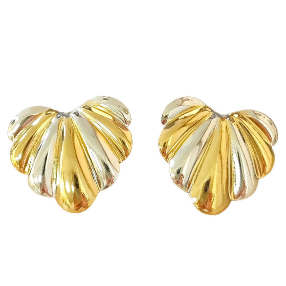 Wholesale Electroplated Stainless Steel Heartshaped Love Earrings For Women Highend Fashion