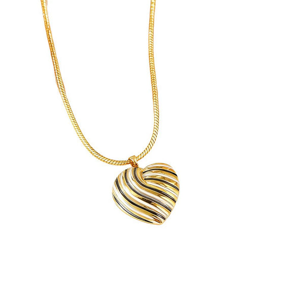 Wholesale Electroplated Stainless Steel Heartshaped Love Necklace For Women