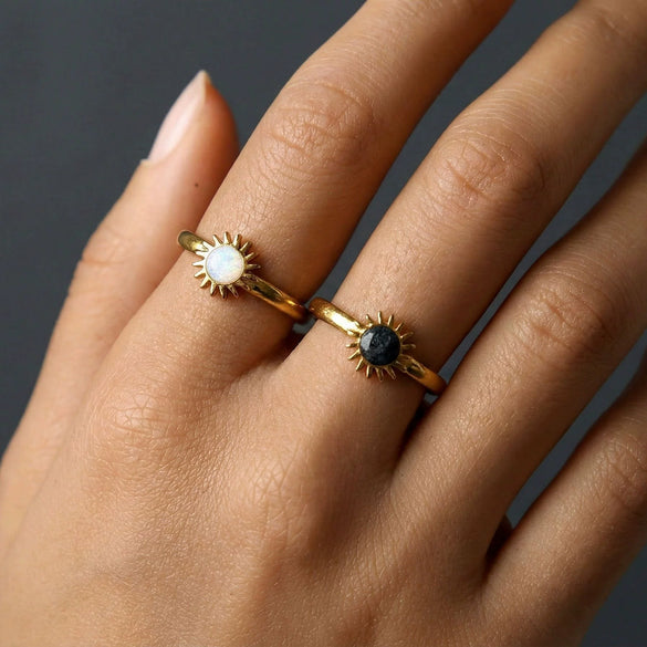 Wholesale Electroplated Stainless Steel Sunshaped Rings For Men And Women In Retro And Ins Style