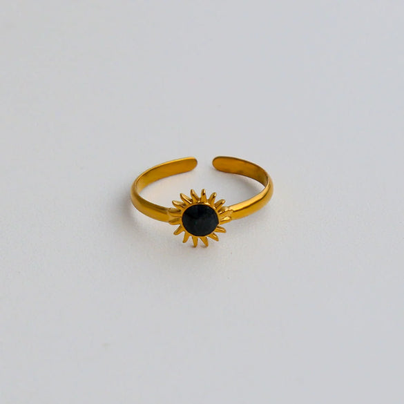 Wholesale Electroplated Stainless Steel Sunshaped Rings For Men And Women In Retro And Ins Style