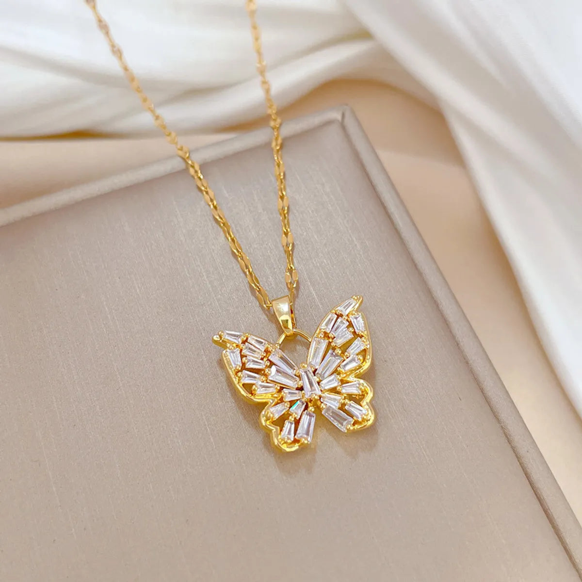 Stainless Steel Copper Elegant Inlay Butterfly Zircon Pendant Necklace