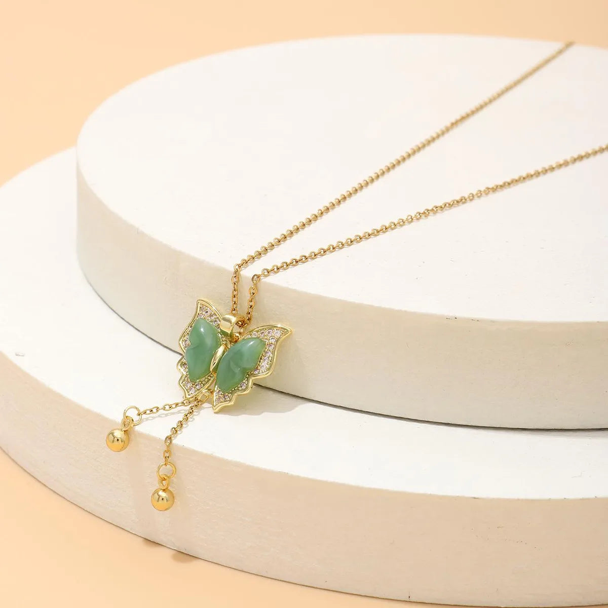 Wholesale Elegant Commute Butterfly Copper Plating Inlay 18K Gold Plated Zircon Pendant Necklace