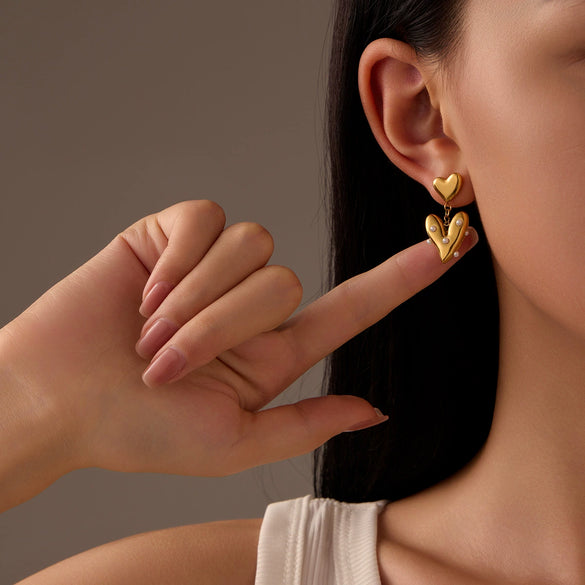 Wholesale Elegant Geometric Glossy Heart Inlaid Pearl Stainless Steel Earrings For Women