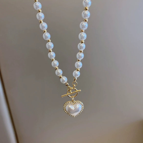 Wholesale Elegant Imitation Pearl Heart Shaped Alloy Necklace For Ladies With Electroplating Treatment