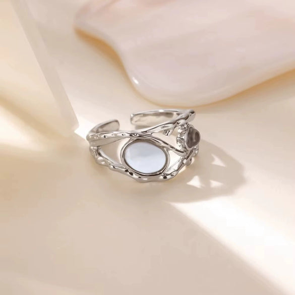 Wholesale Elegant Metallic Internet Celebrity Style Butterfly Gradient Oil Dropping Snakeshaped Copper Ring For Women With Electroplating And Animal Zodiac Pattern