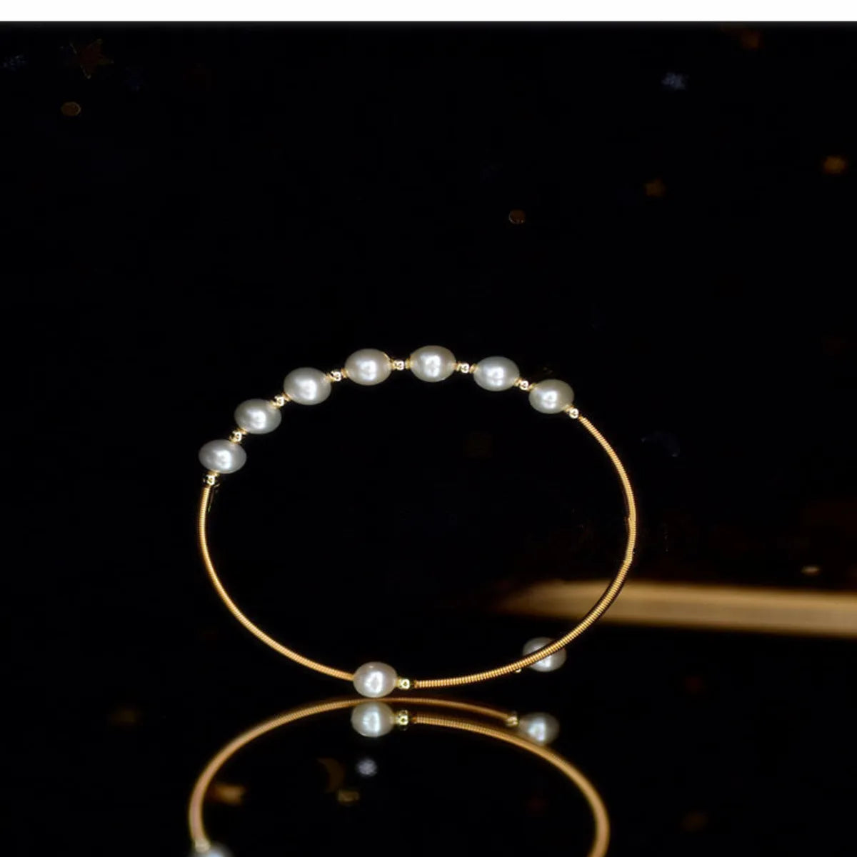 Wholesale Elegant Retro Round Freshwater Pearl Metal Bangle