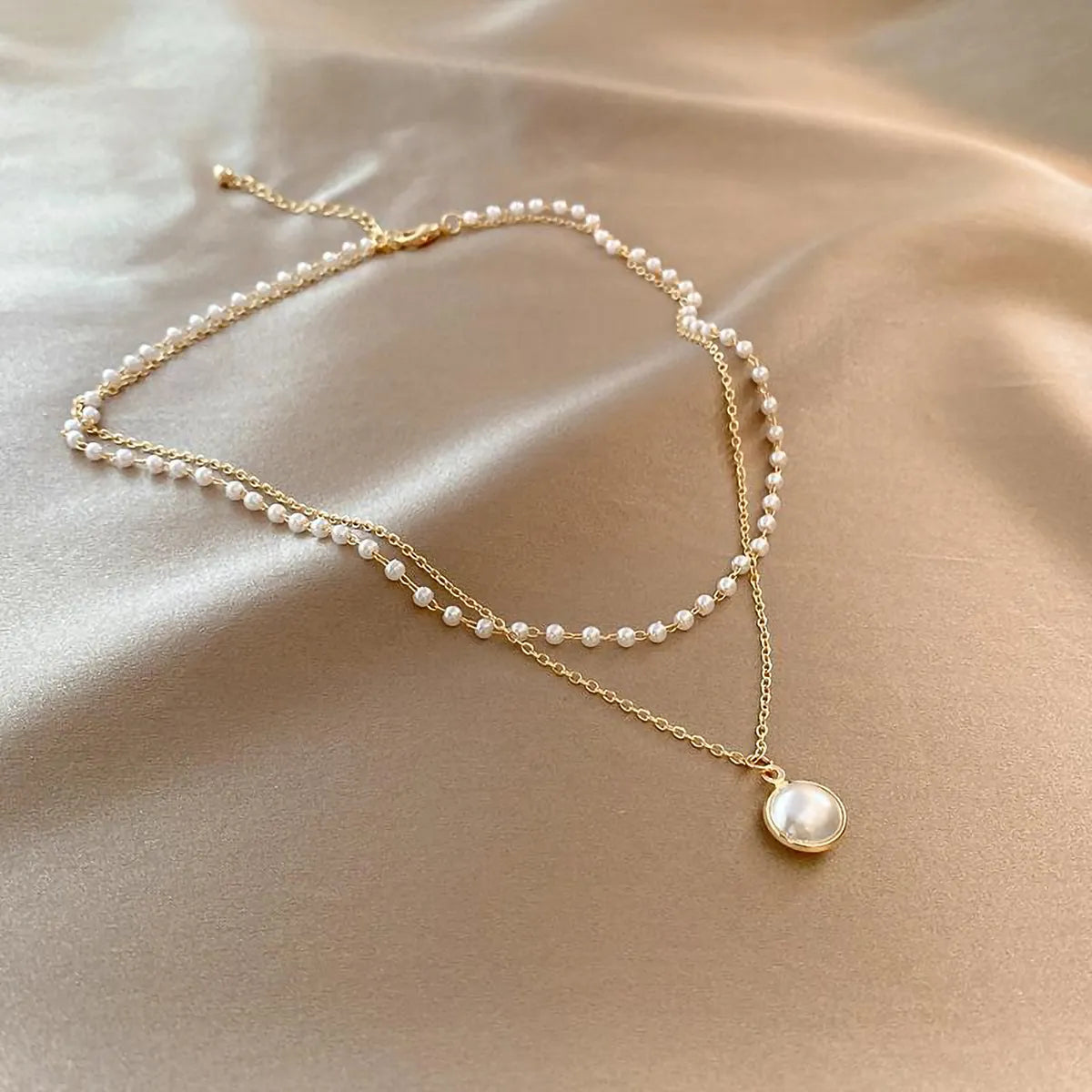 Wholesale Elegant Round Titanium Steel 18k Gold Plated Freshwater Pearl Layered Necklaces