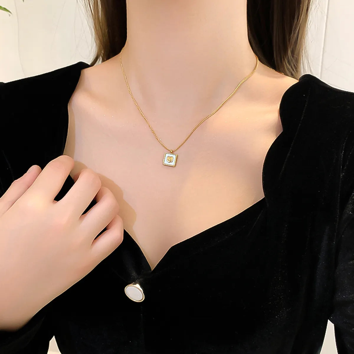 Titanium Steel 18K Gold Plated Elegant Simple Style Classic Style Plating Inlay Square Shell Pendant Necklace