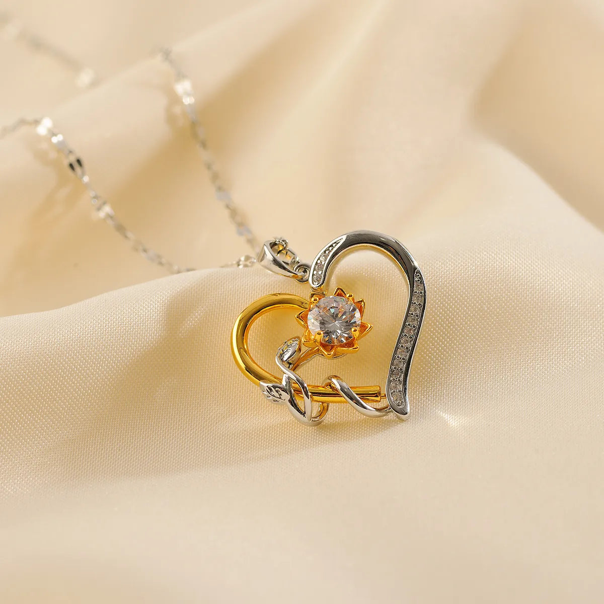 Wholesale Elegant Simple Style Heart Shape Flower Copper Plating Inlay 18K Gold Plated Zircon Pendant Necklace