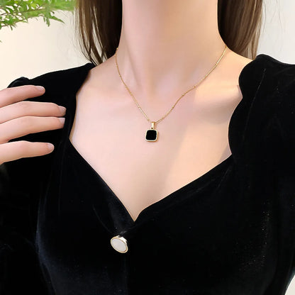 Wholesale Elegant Simple Style Square Titanium Steel Plating 18k Gold Plated Pendant Necklace