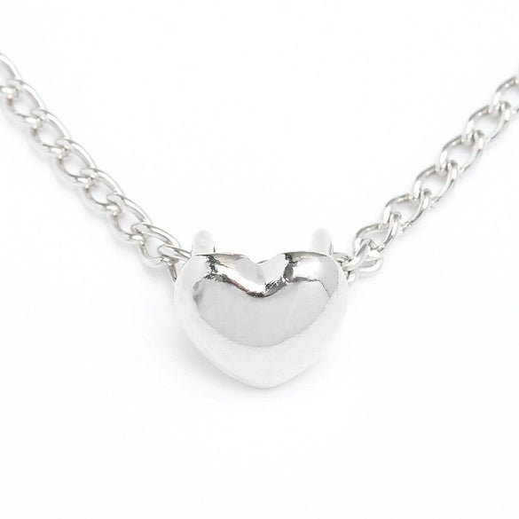 Wholesale Elegant Sweet Cute Short Golden Love Necklace For Women Alloy Heart Shaped Electroplated Clavicle Chain
