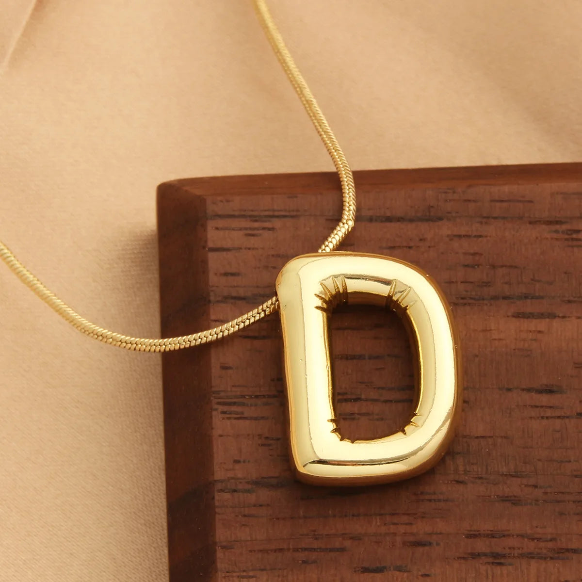 Wholesale Elegant Vacation Simple Style Letter Copper Plating 18K Gold Plated Gold Plated Pendant Necklace