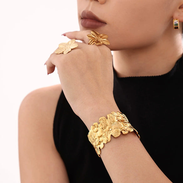 Wholesale Exaggerated Flower Petal Opening Bracelet Stainless Steel 18K Gold Plated Electroplated