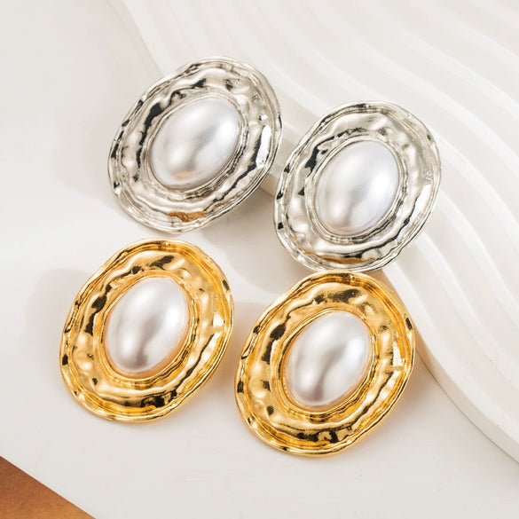 Wholesale Exaggerated Geometric Alloy Raffia Pearl Inlaid Oval Stud Earrings For Women