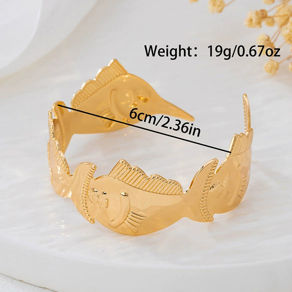 Wholesale Exaggerated Geometric Electroplated Alloy Small Fish Design Women's Open Bracelet Jewelry