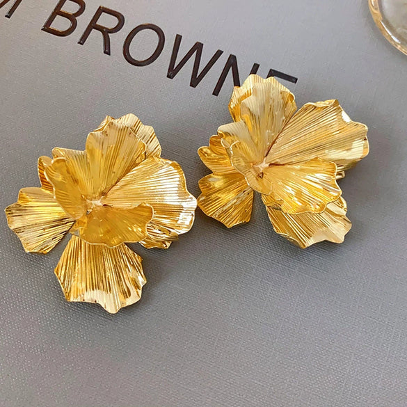Wholesale Exaggerated Metal Earrings With Flower Pattern Retro Personality Electroplated