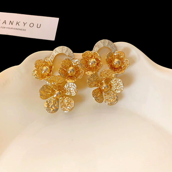 Wholesale Exaggerated Metal Earrings With Flower Pattern Retro Personality Electroplated