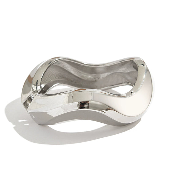 Wholesale Exaggerated Metal Electroplated Women's Irregular Water Drop Bracelet
