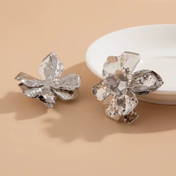 Wholesale Exaggerated Metal Flower Earrings With Electroplating