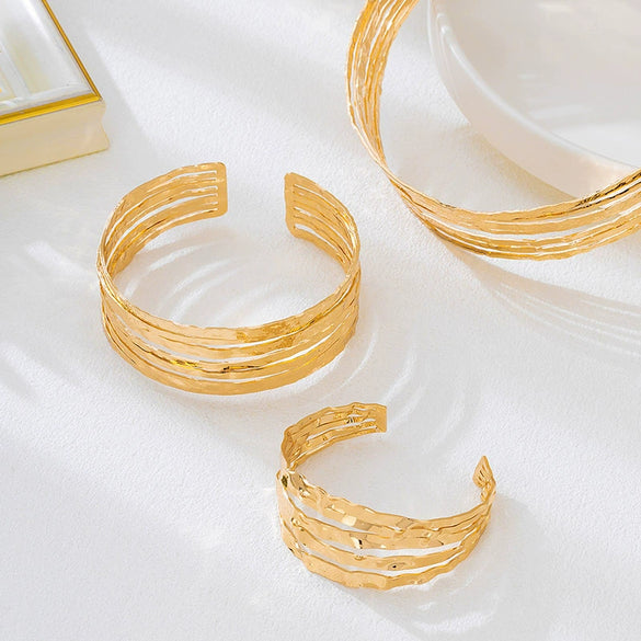 Wholesale Exaggerated Retro Wide Irregular Hollow Cshaped Women's Alloy Jewelry Set With Geometric Pattern And Electroplating