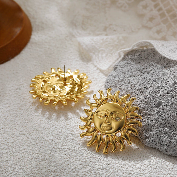 Wholesale Exaggerated Retro Zinc Alloy Earrings With Flower Love Starfish Bow Design 18K Gold Plated