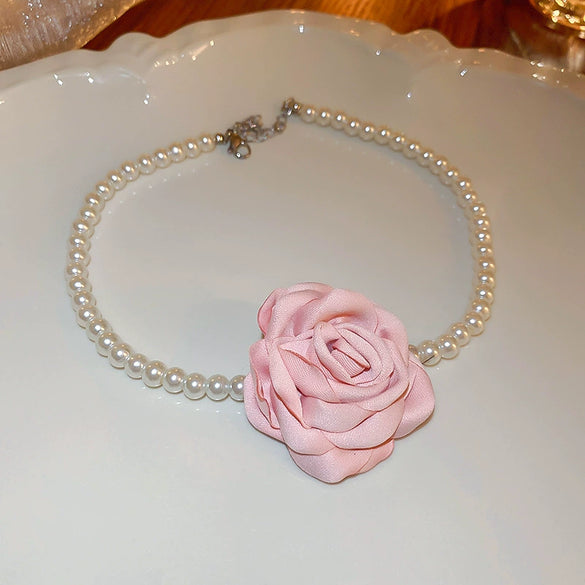 Wholesale Fabric Flower Pearl Diamond Women's Necklace With Sweet Design And Electroplating