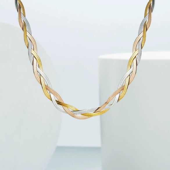 Wholesale Fashion Accessories Titanium Steel Snake Bone Chain Necklace Three Color Mix And Match Geometric Design Electroplated