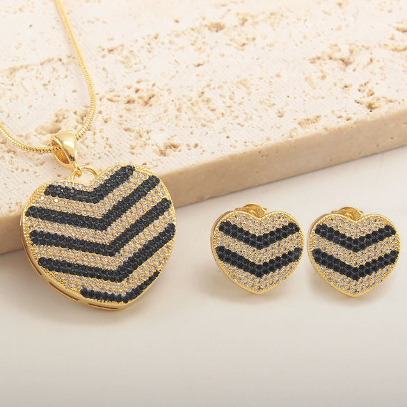 Wholesale Fashion Commuter Copper Goldplated Geometric Heartshaped Pendant Necklace And Earring Set