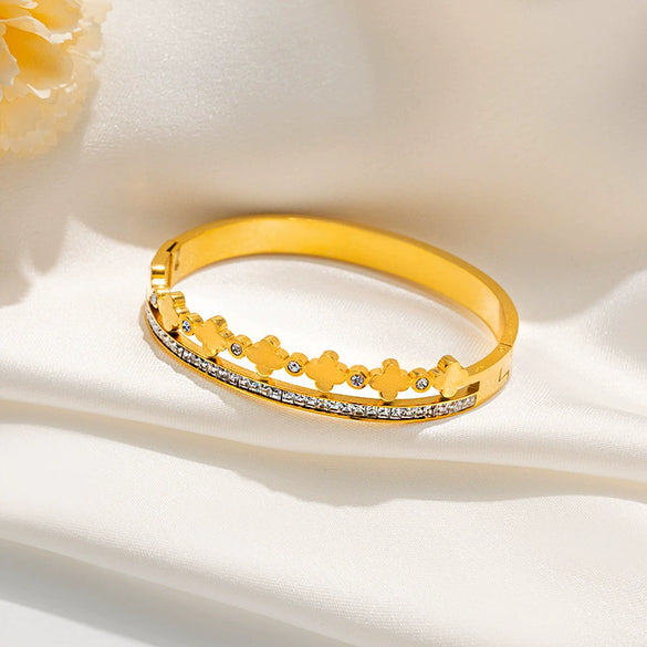 Wholesale Fashion Commuter Titanium Steel Stitching Bracelet With Star And Four Leaf Flower Pattern Light Luxury Simple Style