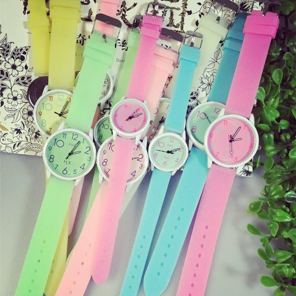 Wholesale Fashion Couple Quartz Watch Female Student Simple Silicone Luminous Candy Color Jelly Style Round Dial Metal Case Stainless Steel Clasp Watch