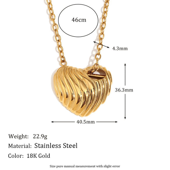 Wholesale Fashion Elegant Heartshaped Titanium Steel And Stainless Steel 18K Goldplated Pendant Necklace For Women