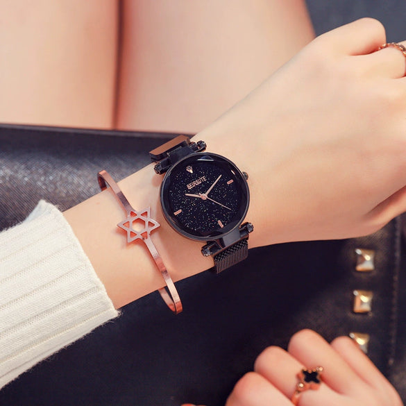 Wholesale Fashion Female Student Round Dial Alloy Case Stainless Steel Strap Star Pattern Watch