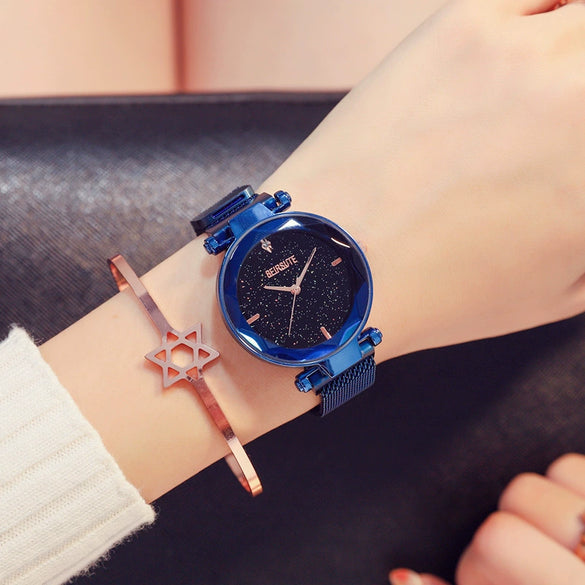 Wholesale Fashion Female Student Round Dial Alloy Case Stainless Steel Strap Star Pattern Watch