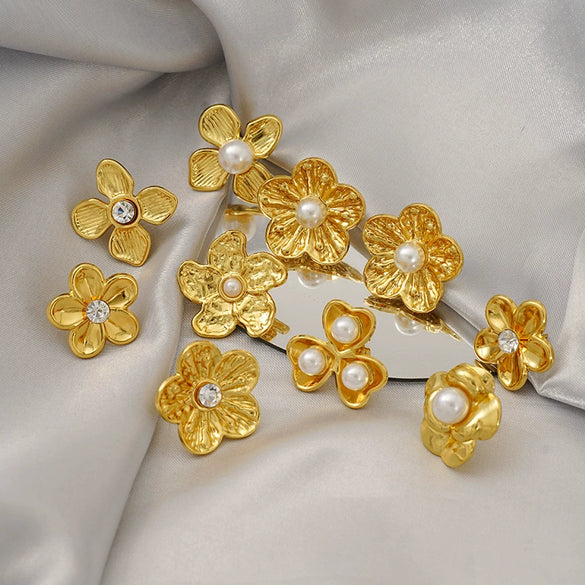 Wholesale Fashion Flower Leaf Titanium Steel Earrings Stainless Steel Gold Plated Water Plated For Women