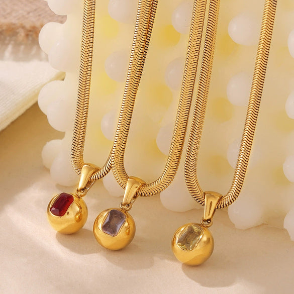 Wholesale Fashion Geometric Round Titanium Steel Pendant Necklace Inlaid With Zircon Plated 18K Real Gold For Women