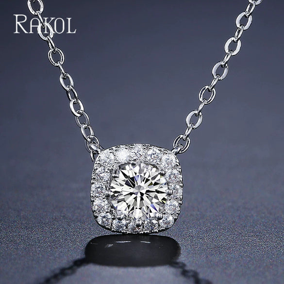 Wholesale Fashion Geometric Square Necklace Inlaid Aaa Zircon Full Diamond Allmatch Pendant For Women