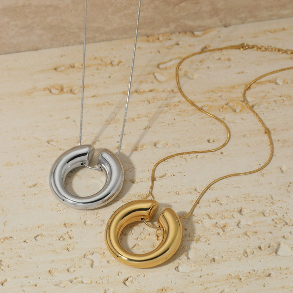 Wholesale Fashion Hollow C Shaped Glow Pendant Necklace In Stainless Steel With Electroplated Color Preservation For Women