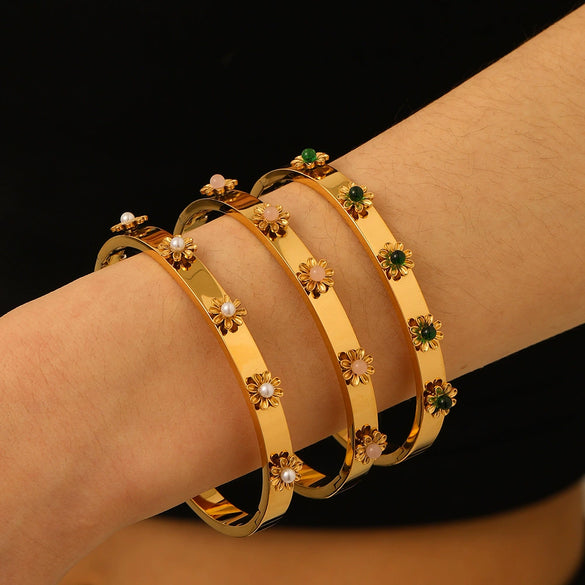 Wholesale Fashion Ins Style Natural Stone Flower 3D Smooth Stainless Steel Bracelet With 18K Vacuum Plating