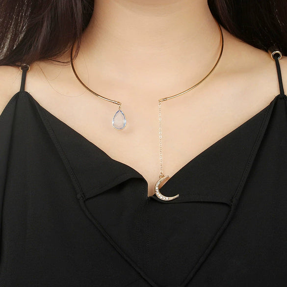 Wholesale Fashion Jewelry For Ladies Simple And Generous Alloy Moon Drop Short Necklace