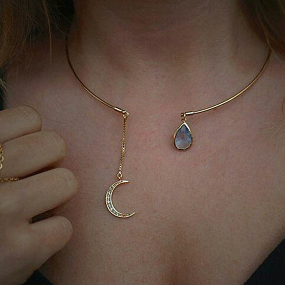 Wholesale Fashion Jewelry For Ladies Simple And Generous Alloy Moon Drop Short Necklace