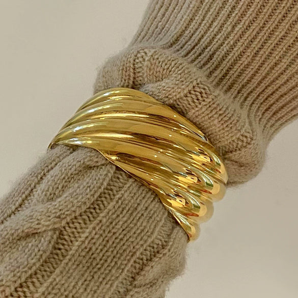 Wholesale Fashion Jewelry Stainless Steel Wavy Open Bracelet Retro Style Electroplated