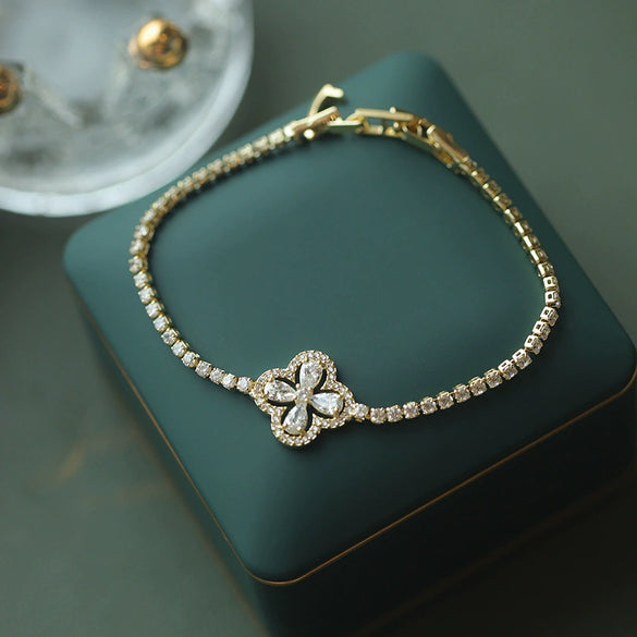 Wholesale Fashion Light Luxury Copper Electroplating Heart Pattern Zircon Flower Love Adjustable Women's Bracelet